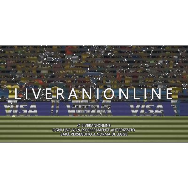 (140628) -- RIO DE JANEIRO, June 28, 2014 () -- Colombia\'s players celebrate a goal by James Rodriguez during a Round of 16 match between Colombia and Uruguay of 2014 FIFA World Cup at the Estadio do Maracana Stadium in Rio de Janeiro, Brazil, on June 28, 2014. Colombia won 2-0 over Uruguay and qualified for Quarter-finals on Saturday.(/Wang Lili)(pcy) ©PHOTOSHOT/Agenzia Aldo Liverani sas - ITALY ONLY - EDITORIAL USE ONLY - Uruguay vs Colombia Coppa del Mondo FIFA 2014 Estadio do Stadio Maracana\' di Rio de Janeiro, in Brasile, il 28 giugno 2014. La Colombia ha vinto per 2-0 contro l\'Uruguay e si qualifica per Quarti di finale