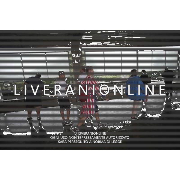 (140626) -- RECIFE, June 26, 2014 () -- A supporter of the U.S. walks in a metro station to the Arena Pernambuco Stadium where a Group G match between the U.S. and Germany of 2014 FIFA World Cup is held, in Recife, Brazil, June 26, 2014. Germany won 1-0 over the U.S. on Thursday. Germany and the U.S. enter Round of 16 from Group G. (/Mauricio Valenzuela)(pcy) ©PHOTOSHOT/Agenzia Aldo Liverani sas - ITALY ONLY - EDITORIAL USE ONLY - Stati Uniti vs Germania partita del Gruppo G Coppa del mondo FIFA 2014 26 giugno 2014. Germania ha vinto 1-0