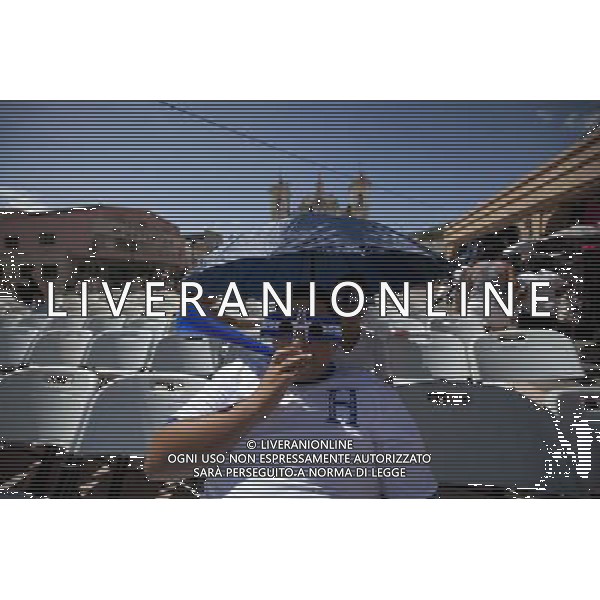 (140625) -- TEGUCIGALPA, June 25, 2014 () -- Supporters of Honduras react while watching the broadcast of a Group E match between Honduras and Switzerland of 2014 FIFA World Cup at the Central Park of Tegucigalpa, capital of Honduras, June 25, 2104. Switzerland won 3-0 over Honduras on Wednesday. (/Rafael Ochoa)(pcy) ©PHOTOSHOT/Agenzia Aldo Liverani sas - ITALY ONLY - EDITORIAL USE ONLY