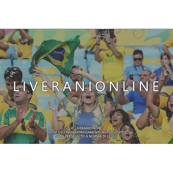 (140628) -- RIO DE JANEIRO, June 28, 2014 () -- Fans cheer during a Round of 16 match between Colombia and Uruguay of 2014 FIFA World Cup at the Estadio do Maracana Stadium in Rio de Janeiro, Brazil, on June 28, 2014.(/Xu Zijian)(rh) ©PHOTOSHOT/Agenzia Aldo Liverani sas - ITALY ONLY - EDITORIAL USE ONLY - Uruguay vs Colombia Coppa del Mondo FIFA 2014 Estadio do Stadio Maracana\' di Rio de Janeiro, in Brasile, il 28 giugno 2014. La Colombia ha vinto per 2-0 contro l\'Uruguay e si qualifica per Quarti di finale