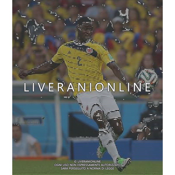 (140628) -- RIO DE JANEIRO, June 28, 2014 () -- Colombia\'s Cristian Zapata controls the ball during a Round of 16 match between Colombia and Uruguay of 2014 FIFA World Cup at the Estadio do Maracana Stadium in Rio de Janeiro, Brazil, on June 28, 2014.(/Xu Zijian)(rh) ©PHOTOSHOT/Agenzia Aldo Liverani sas - ITALY ONLY - EDITORIAL USE ONLY - Uruguay vs Colombia Coppa del Mondo FIFA 2014 Estadio do Stadio Maracana\' di Rio de Janeiro, in Brasile, il 28 giugno 2014. La Colombia ha vinto per 2-0 contro l\'Uruguay e si qualifica per Quarti di finale
