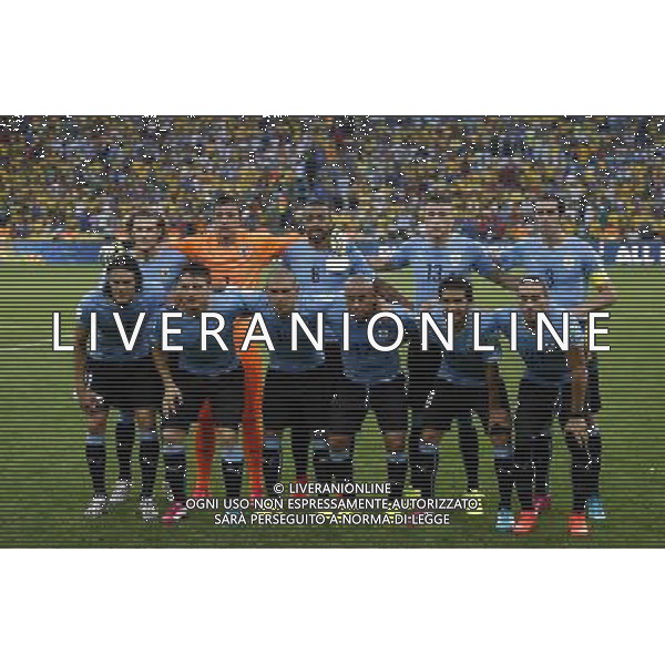 (140628) -- RIO DE JANEIRO, June 28, 2014 () -- Uruguay\'s players pose for a group photo before a Round of 16 match between Colombia and Uruguay of 2014 FIFA World Cup at the Estadio do Maracana Stadium in Rio de Janeiro, Brazil, on June 28, 2014.(/Wang Lili)(pcy) - FORMAZIONE URUGUAY - ©PHOTOSHOT/Agenzia Aldo Liverani sas - ITALY ONLY - EDITORIAL USE ONLY - Uruguay vs Colombia Coppa del Mondo FIFA 2014 Estadio do Stadio Maracana\' di Rio de Janeiro, in Brasile, il 28 giugno 2014. La Colombia ha vinto per 2-0 contro l\'Uruguay e si qualifica per Quarti di finale