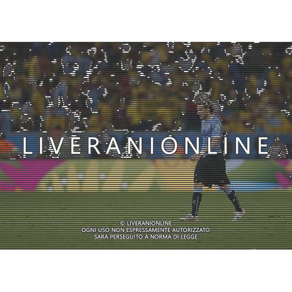 (140628) -- RIO DE JANEIRO, June 28, 2014 () -- Uruguay\'s Diego Forlan leaves the field at the end of the first half during a Round of 16 match between Colombia and Uruguay of 2014 FIFA World Cup at the Estadio do Maracana Stadium in Rio de Janeiro, Brazil, on June 28, 2014.(/Wang Lili)(pcy) AG ALDO LIVERANI SAS ONLY ITALY