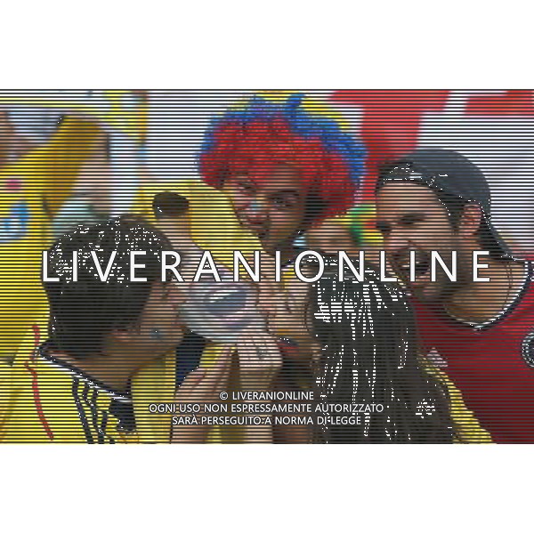 (140628) -- RIO DE JANEIRO, June 28, 2014 () -- Colombia\'s fans pose before a Round of 16 match between Colombia and Uruguay of 2014 FIFA World Cup at the Estadio do Maracana Stadium in Rio de Janeiro, Brazil, on June 28, 2014.(/Xu Zijian)(rh) AG ALDO LIVERANI SAS ONLY ITALY