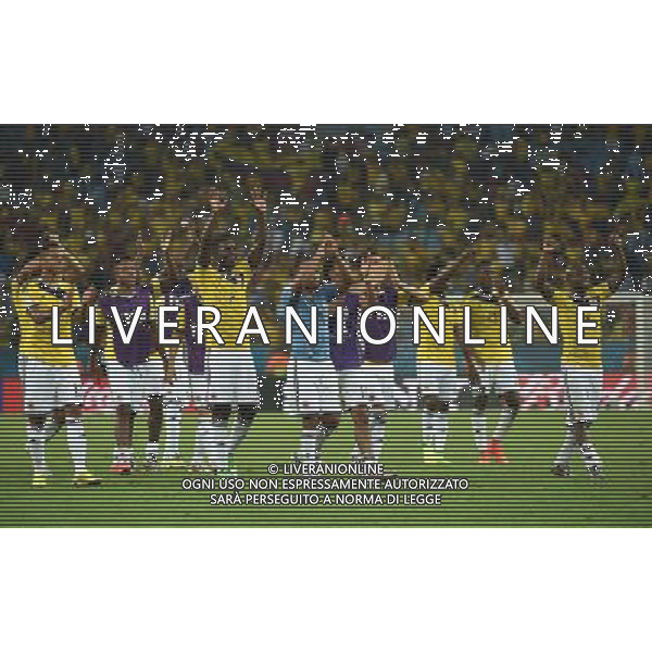 (140628) -- RIO DE JANEIRO, June 28, 2014 () -- Colombia\'s players greet the fans after a Round of 16 match between Colombia and Uruguay of 2014 FIFA World Cup at the Estadio do Maracana Stadium in Rio de Janeiro, Brazil, on June 28, 2014. Colombia won 2-0 over Uruguay on Saturday.(/Wang Yuguo)(rh) AG ALDO LIVERANI SAS ONLY ITALY