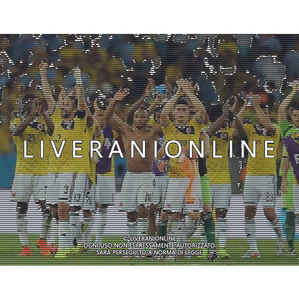 (140628) -- RIO DE JANEIRO, June 28, 2014 () -- Colombia\'s players greet the fans after a Round of 16 match between Colombia and Uruguay of 2014 FIFA World Cup at the Estadio do Maracana Stadium in Rio de Janeiro, Brazil, on June 28, 2014. Colombia won 2-0 over Uruguay on Saturday. (/Xu Zijian)(rh) AG ALDO LIVERANI SAS ONLY ITALY