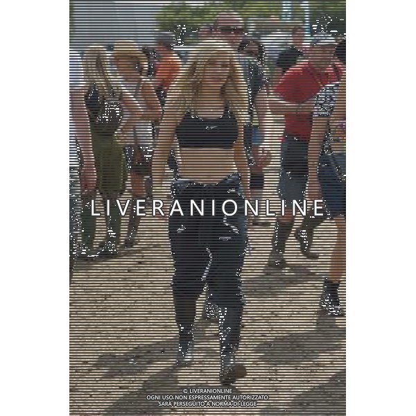 Pilton, UK, 29/06/2014 : Celebrities and fashion in the backstage area at Glastonbury Festival . Person Pictured: Ellie Goulding. AG ALDO LIVERANI SAS ONLY ITALY