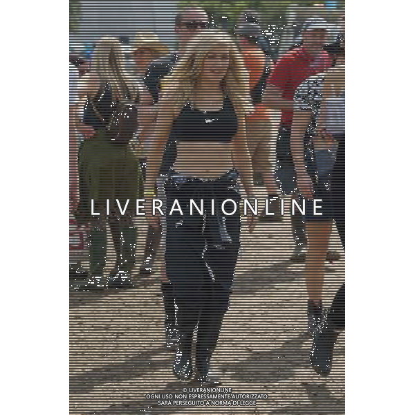 Pilton, UK, 29/06/2014 : Celebrities and fashion in the backstage area at Glastonbury Festival . Person Pictured: Ellie Goulding. AG ALDO LIVERANI SAS ONLY ITALY