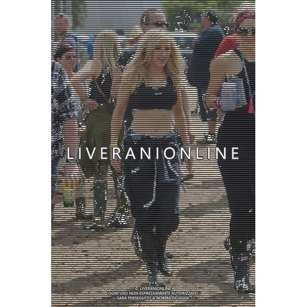 Pilton, UK, 29/06/2014 : Celebrities and fashion in the backstage area at Glastonbury Festival . Person Pictured: Ellie Goulding. AG ALDO LIVERANI SAS ONLY ITALY