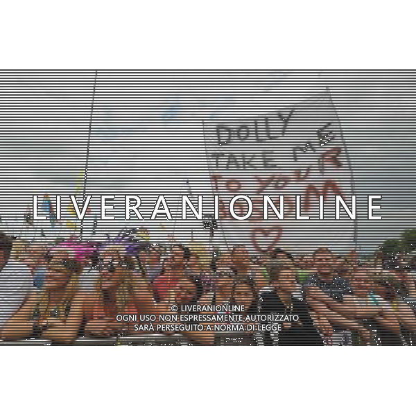 Pilton, UK, 29/06/2014 : Performances at Glastonbury Festival . Dolly Parton plays. Crowd and atmosphere. AG ALDO LIVERANI SAS ONLY ITALY