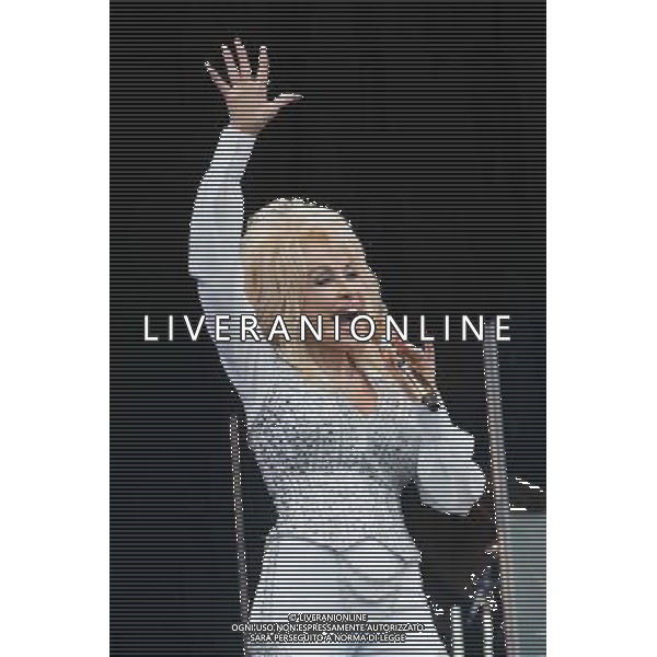 American singer-songwriter Dolly Parton performs on The Pyramid Stage at Glastonbury Festival 2014, Worthy Farm, Pilton, Somerset, UK on Sunday 29th June 2014. AG ALDO LIVERANI SAS ONLY ITALY