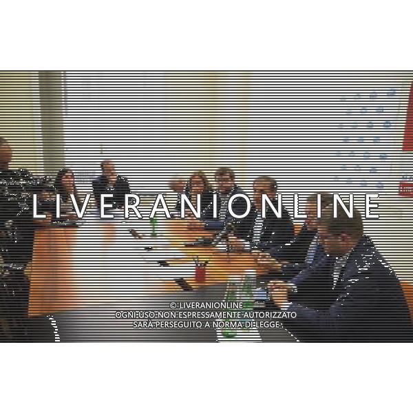 Milano via Marino sede dei gruppi del Consigio Comunale conferenza stampa Ignazio La Russa per istituire legge che consenta le adozioni solo a persone di sesso diverso A.Gazzaniga/Ag.Liverani
