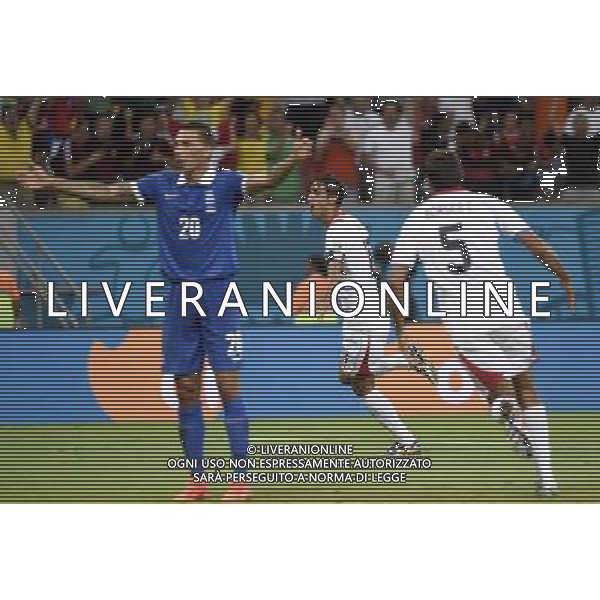 (140629) -- RECIFE, June 29, 2014 () -- Costa Rica\'s Bryan Ruiz (C) celebrates a goal during a Round of 16 match between Costa Rica and Greece of 2014 FIFA World Cup at the Arena Pernambuco Stadium in Recife, Brazil, on June 29, 2014.(/Lui Siu Wai)(pcy) AG ALDO LIVERANI SAS ONLY ITALY