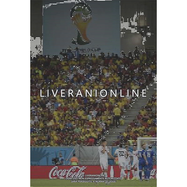 (140629) -- RECIFE, June 29, 2014 () -- Costa Rica\'s Oscar Duarte (front) leaves the field after being given a red card during a Round of 16 match between Costa Rica and Greece of 2014 FIFA World Cup at the Arena Pernambuco Stadium in Recife, Brazil, on June 29, 2014.(/Lui Siu Wai)(pcy) AG ALDO LIVERANI SAS ONLY ITALY