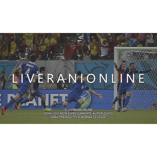 (140629) -- RECIFE, June 29, 2014 () -- Greece\'s Sokratis Papastathopoulos (3rd L) celebrates a goal with his teammates during a Round of 16 match between Costa Rica and Greece of 2014 FIFA World Cup at the Arena Pernambuco Stadium in Recife, Brazil, on June 29, 2014.(/Lui Siu Wai)(pcy) AG ALDO LIVERANI SAS ONLY ITALY