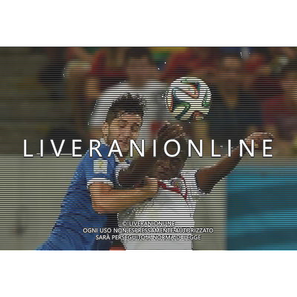 (140629) -- RECIFE, June 29, 2014 () -- Greece\'s Kostas Manolas (L) vies for the ball with Costa Rica\'s Joel Campbell during a Round of 16 match between Costa Rica and Greece of 2014 FIFA World Cup at the Arena Pernambuco Stadium in Recife, Brazil, on June 29, 2014.(/Cao Can)(rh) AG ALDO LIVERANI SAS ONLY ITALY