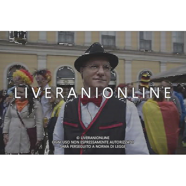 (140630) --PORTO ALEGRE, June 30, 2014 () -- A supporter of Germany waits to watch a Round of 16 match between Germany and Algeria of 2014 FIFA World Cup, in downtown Porto Alegre, Brazil, on June 30, 2014. (/Guillermo Arias)(pcy) ©photoshot/Agenzia Aldo Liverani sas - ITALY ONLY - EDITORIAL USE ONLY - Germania Vs Algeria Coppa del Mondo FIFA World Cup presso l\'Estadio Stadio Beira-Rio di Porto Alegre, in Brasile, il 30 giugno 2014