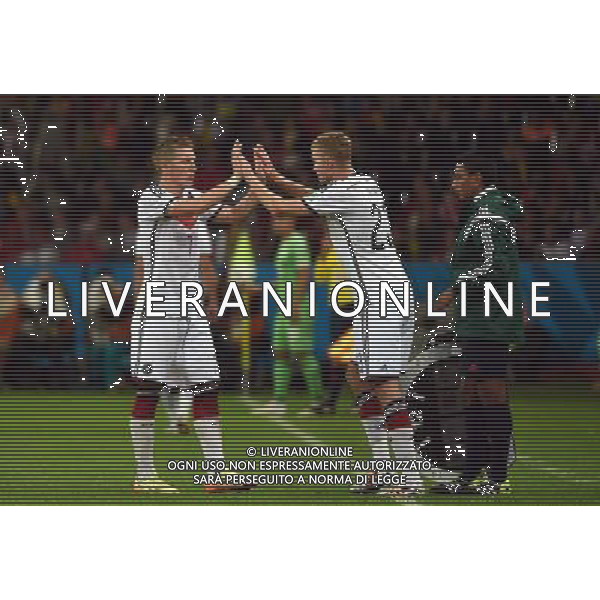 (140630) -- PORTO ALEGRE, June 30, 2014 () -- Germany\'s Bastian Schweinsteiger (L) is replaced by Christoph Kramer (C) during a Round of 16 match between Germany and Algeria of 2014 FIFA World Cup at the Estadio Beira-Rio Stadium in Porto Alegre, Brazil, on June 30, 2014. Germany won 2-1 over Algeria after 120 minutes and qualified for quarter-finals on Monday. (/Li Ga)(pcy) ©photoshot/Agenzia Aldo Liverani sas - ITALY ONLY - EDITORIAL USE ONLY - Germania Vs Algeria Coppa del Mondo FIFA World Cup presso l\'Estadio Stadio Beira-Rio di Porto Alegre, in Brasile, il 30 giugno 2014