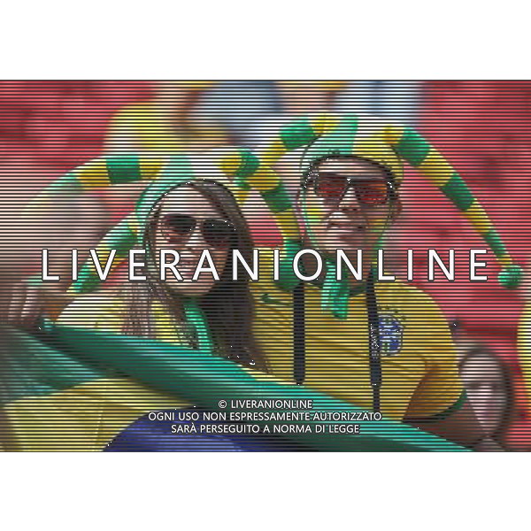 (140630) -- BRASILIA, June 30, 2014 () -- Fans pose before a Round of 16 match between France and Nigeria of 2014 FIFA World Cup at the Estadio Nacional Stadium in Brasilia, Brazil, on June 30, 2014. (/Li Ming)(rh) ©photoshot/Agenzia Aldo Liverani sas - ITALY ONLY - EDITORIAL USE ONLY - Francia v Nigeria Coppa del Mondo FIFA 2014 Nacional stadio Estadio in Brasilia, Brasile, 30 giugno 2014