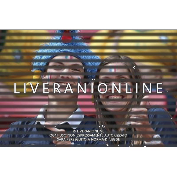 (140630) -- BRASILIA, June 30, 2014 () -- France\'s fans pose before a Round of 16 match between France and Nigeria of 2014 FIFA World Cup at the Estadio Nacional Stadium in Brasilia, Brazil, on June 30, 2014. (/Li Ming)(rh) ©photoshot/Agenzia Aldo Liverani sas - ITALY ONLY - EDITORIAL USE ONLY - Francia v Nigeria Coppa del Mondo FIFA 2014 Nacional stadio Estadio in Brasilia, Brasile, 30 giugno 2014