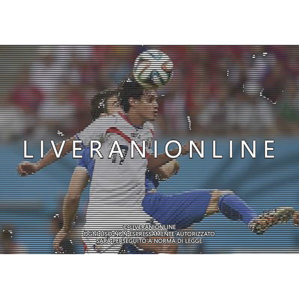 (140629) -- RECIFE, June 29, 2014 () -- Costa Rica\'s Yeltsin Tejeda (front) competes for a header during a Round of 16 match between Costa Rica and Greece of 2014 FIFA World Cup at the Arena Pernambuco Stadium in Recife, Brazil, on June 29, 2014.(/Yang Lei)(xzj) ©photoshot/Agenzia Aldo Liverani sas - ITALY ONLY - EDITORIAL USE ONLY - Costa Rica Vs Grecia Coppa del mondo FIFA 2014 allo stadio Arena Pernambuco di Recife, in Brasile, il 29 giugno 2014