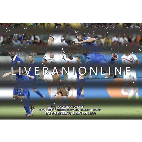 (140629) -- RECIFE, June 29, 2014 () -- Costa Rica\'s Oscar Duarte (L, front) vies with Greece\'s Giorgios Samaras (R, front) during a Round of 16 match between Costa Rica and Greece of 2014 FIFA World Cup at the Arena Pernambuco Stadium in Recife, Brazil, on June 29, 2014.(/Lui Siu Wai)(pcy) ©photoshot/Agenzia Aldo Liverani sas - ITALY ONLY - EDITORIAL USE ONLY - Costa Rica Vs Grecia Coppa del mondo FIFA 2014 allo stadio Arena Pernambuco di Recife, in Brasile, il 29 giugno 2014