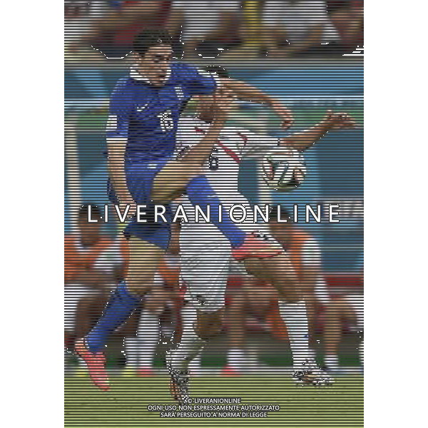 (140629) -- RECIFE, June 29, 2014 () -- Costa Rica\'s Oscar Duarte (R) vies with Greece\'s Lazaros Christodoulopoulos during a Round of 16 match between Costa Rica and Greece of 2014 FIFA World Cup at the Arena Pernambuco Stadium in Recife, Brazil, on June 29, 2014.(/Yang Lei)(xzj) ©photoshot/Agenzia Aldo Liverani sas - ITALY ONLY - EDITORIAL USE ONLY - Costa Rica Vs Grecia Coppa del mondo FIFA 2014 allo stadio Arena Pernambuco di Recife, in Brasile, il 29 giugno 2014