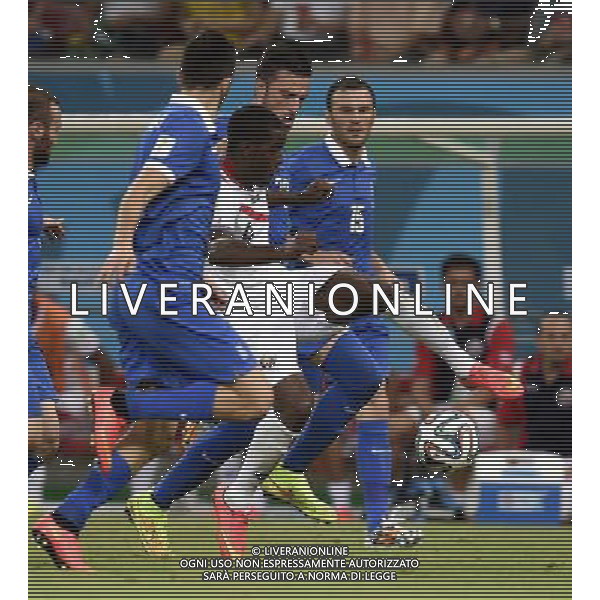 (140629) -- RECIFE, June 29, 2014 () -- Costa Rica\'s Michael Umana (C) competes during a Round of 16 match between Costa Rica and Greece of 2014 FIFA World Cup at the Arena Pernambuco Stadium in Recife, Brazil, on June 29, 2014.(/Yang Lei)(xzj) ©photoshot/Agenzia Aldo Liverani sas - ITALY ONLY - EDITORIAL USE ONLY - Costa Rica Vs Grecia Coppa del mondo FIFA 2014 allo stadio Arena Pernambuco di Recife, in Brasile, il 29 giugno 2014
