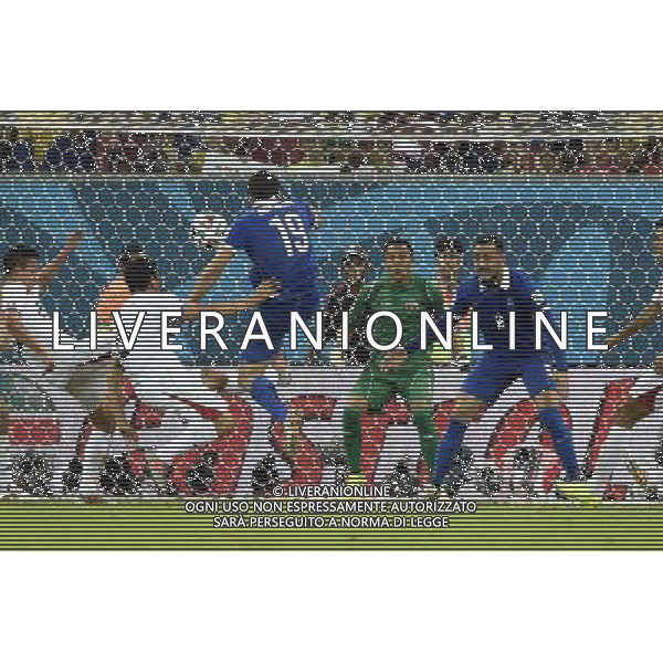 (140629) -- RECIFE, June 29, 2014 () -- Greece\'s Sokratis Papastathopoulos (3rd L) shoots the ball and scores during a Round of 16 match between Costa Rica and Greece of 2014 FIFA World Cup at the Arena Pernambuco Stadium in Recife, Brazil, on June 29, 2014.(/Lui Siu Wai)(pcy) ©photoshot/Agenzia Aldo Liverani sas - ITALY ONLY - EDITORIAL USE ONLY - Costa Rica Vs Grecia Coppa del mondo FIFA 2014 allo stadio Arena Pernambuco di Recife, in Brasile, il 29 giugno 2014