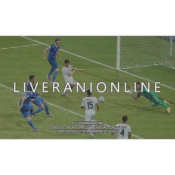 (140629) -- RECIFE, June 29, 2014 () -- Greece\'s Sokratis Papastathopoulos (No.19) shoots a goal during a Round of 16 match between Costa Rica and Greece of 2014 FIFA World Cup at the Arena Pernambuco Stadium in Recife, Brazil, on June 29, 2014.(/Cao Can)(rh) ©photoshot/Agenzia Aldo Liverani sas - ITALY ONLY - EDITORIAL USE ONLY - Costa Rica Vs Grecia Coppa del mondo FIFA 2014 allo stadio Arena Pernambuco di Recife, in Brasile, il 29 giugno 2014