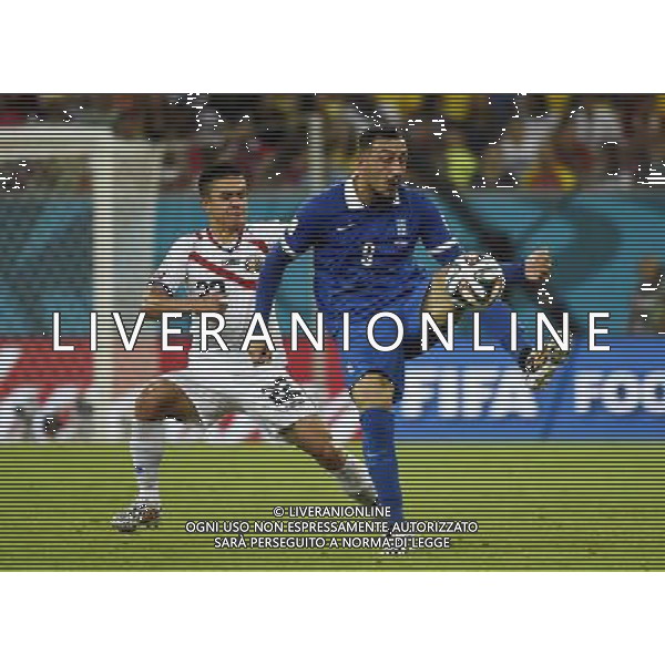 (140629) -- RECIFE, June 29, 2014 () -- Greece\'s Konstantinos Mitroglou (R) vies with Costa Rica\'s Jose Miguel Cubero during a Round of 16 match between Costa Rica and Greece of 2014 FIFA World Cup at the Arena Pernambuco Stadium in Recife, Brazil, on June 29, 2014.(/Lui Siu Wai)(pcy) ©photoshot/Agenzia Aldo Liverani sas - ITALY ONLY - EDITORIAL USE ONLY - Costa Rica Vs Grecia Coppa del mondo FIFA 2014 allo stadio Arena Pernambuco di Recife, in Brasile, il 29 giugno 2014