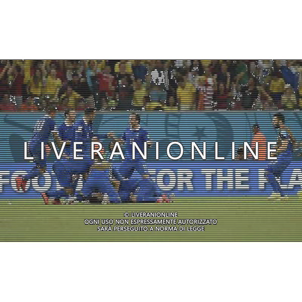 (140629) -- RECIFE, June 29, 2014 () -- Greece\'s players celebrates a goal during a Round of 16 match between Costa Rica and Greece of 2014 FIFA World Cup at the Arena Pernambuco Stadium in Recife, Brazil, on June 29, 2014.(/Yang Lei)(xzj) ©photoshot/Agenzia Aldo Liverani sas - ITALY ONLY - EDITORIAL USE ONLY - Costa Rica Vs Grecia Coppa del mondo FIFA 2014 allo stadio Arena Pernambuco di Recife, in Brasile, il 29 giugno 2014