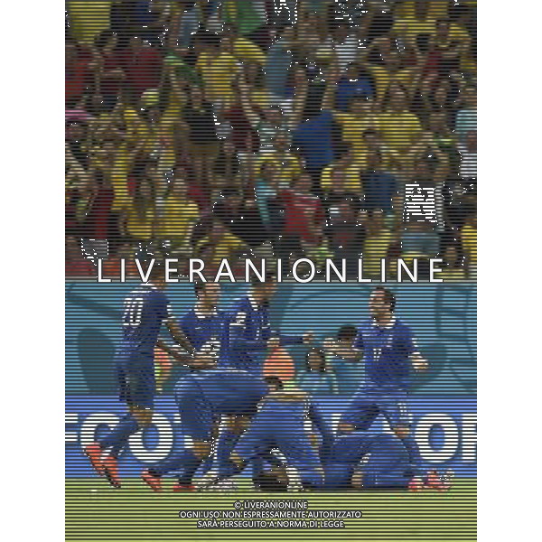 (140629) -- RECIFE, June 29, 2014 () -- Greece\'s players celebrates a goal during a Round of 16 match between Costa Rica and Greece of 2014 FIFA World Cup at the Arena Pernambuco Stadium in Recife, Brazil, on June 29, 2014.(/Yang Lei)(xzj) ©photoshot/Agenzia Aldo Liverani sas - ITALY ONLY - EDITORIAL USE ONLY - Costa Rica Vs Grecia Coppa del mondo FIFA 2014 allo stadio Arena Pernambuco di Recife, in Brasile, il 29 giugno 2014