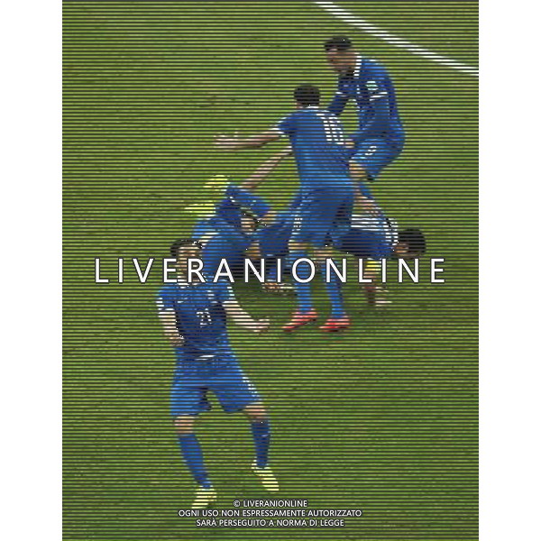 (140629) -- RECIFE, June 29, 2014 () -- Greece\'s players celebrate the goal during a Round of 16 match between Costa Rica and Greece of 2014 FIFA World Cup at the Arena Pernambuco Stadium in Recife, Brazil, on June 29, 2014.(/Cao Can)(rh) ©photoshot/Agenzia Aldo Liverani sas - ITALY ONLY - EDITORIAL USE ONLY - Costa Rica Vs Grecia Coppa del mondo FIFA 2014 allo stadio Arena Pernambuco di Recife, in Brasile, il 29 giugno 2014