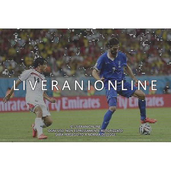 (140629) -- RECIFE, June 29, 2014 () -- Costa Rica\'s Randall Brenes (L) defends against Greece\'s Giorgios Samaras during a Round of 16 match between Costa Rica and Greece of 2014 FIFA World Cup at the Arena Pernambuco Stadium in Recife, Brazil, on June 29, 2014.(/Lui Siu Wai)(pcy) ©photoshot/Agenzia Aldo Liverani sas - ITALY ONLY - EDITORIAL USE ONLY - Costa Rica Vs Grecia Coppa del mondo FIFA 2014 allo stadio Arena Pernambuco di Recife, in Brasile, il 29 giugno 2014