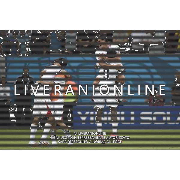 (140629) -- RECIFE, June 29, 2014 (Xinhua) -- Costa Rica\'s players celebrate their victory after the penalty shoot-out of a Round of 16 match between Costa Rica and Greece of 2014 FIFA World Cup at the Arena Pernambuco Stadium in Recife, Brazil, on June 29, 2014. Costa Rica won 6-4 (5-3 in penalties) over Greece and qualified for quarter-finals on Sunday. (Xinhua/Lui Siu Wai)(pcy) ©photoshot/Agenzia Aldo Liverani sas - ITALY ONLY - EDITORIAL USE ONLY - Costa Rica Vs Grecia Coppa del mondo FIFA 2014 allo stadio Arena Pernambuco di Recife, in Brasile, il 29 giugno 2014