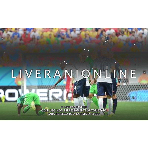 Carton jaune Blaise MATUIDI / Ogenyi ONAZI - 30.06.2014 - France / Nigeria - 1/8Finale - Coupe du Monde 2014 -Brasilia Photo : Dave Winter / Icon Sport *** Local Caption *** /Agenzia Aldo Liverani sas - ONLY ITALY - Francia v Nigeria Coppa del Mondo FIFA 2014 Nacional stadio Estadio in Brasilia, Brasile, 30 giugno 2014 *** Local Caption *** /Agenzia Aldo Liverani sas - ONLY ITALY - Francia v Nigeria Coppa del Mondo FIFA 2014 Nacional stadio Estadio in Brasilia, Brasile, 30 giugno 2014