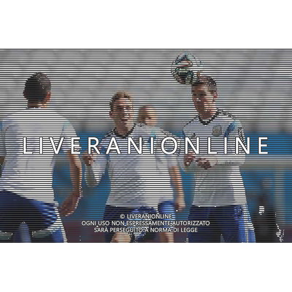 (140630) -- SAO PAULO, June 30, 2014 () -- Argentina\'s Lionel Messi (R) heads the ball during a training session in Sao Paulo, Brazil, on June 30, 2014, ahead of a Round of 16 match between Argentina and Switzerland of 2014 FIFA World Cup. (/TELAM)(pcy) ©photoshot/Agenzia Aldo Liverani sas - ITALY ONLY - EDITORIAL USE ONLY - Argentina - Svizzera Coppa del Mondo FIFA 2014 allo stadio Arena di Sao Paulo, in Brasile, 1 ° luglio 2014