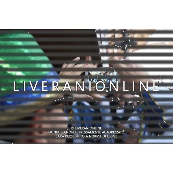 (140701) -- SAO PAULO, July 1, 2014 () -- A supporter of Argentina takes pictures at a metro station before a Round of 16 match between Argentina and Switzerland of 2014 FIFA World Cup in Sao Paulo, Brazil, on July 1, 2014.(/Rahel Patrasso)(pcy) ©photoshot/Agenzia Aldo Liverani sas - ITALY ONLY - EDITORIAL USE ONLY - Argentina - Svizzera Coppa del Mondo FIFA 2014 allo stadio Arena di Sao Paulo, in Brasile, 1 ° luglio 2014