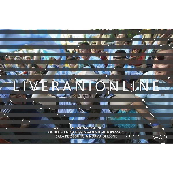 (140701) -- SAO PAULO, July 1, 2014 () -- Argentina\'s fans react while watching a televised Round of 16 match between Argentina and Switzerland of 2014 FIFA World Cup, at Vila Madalena, a Bohemian neighborhood in Sao Paulo, Brazil, on July 1, 2014. Argentina won 1-0 over Switzerland after 120 minutes and qualified for quarter-finals on Tuesday. (/Rahel Patrasso)(pcy) ©photoshot/Agenzia Aldo Liverani sas - ITALY ONLY - EDITORIAL USE ONLY - Argentina - Svizzera Coppa del Mondo FIFA 2014 allo stadio Arena di Sao Paulo, in Brasile, 1 ° luglio 2014