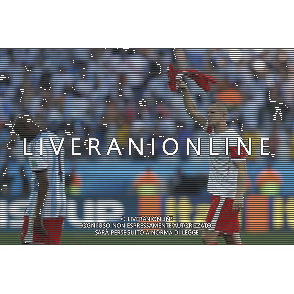 (140701) -- SAO PAULO, July 1, 2014 () -- Switzerland\'s Philippe Senderos (R) leaves the field after a Round of 16 match between Argentina and Switzerland of 2014 FIFA World Cup at the Arena de Sao Paulo Stadium in Sao Paulo, Brazil, on July 1, 2014. Argentina won 1-0 over Switzerland after 120 minutes and qualified for quarter-finals on Tuesday. (/Wang Lili)(pcy) ©photoshot/Agenzia Aldo Liverani sas - ITALY ONLY - EDITORIAL USE ONLY - Argentina - Svizzera Coppa del Mondo FIFA 2014 allo stadio Arena di Sao Paulo, in Brasile, 1 ° luglio 2014