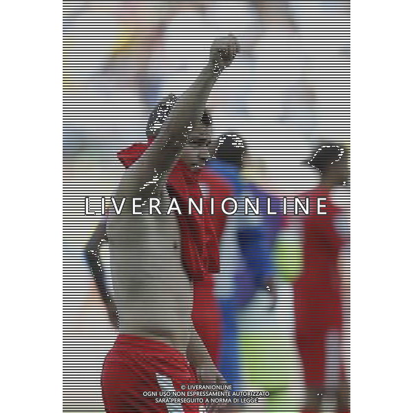 (140701) -- SAO PAULO, July 1, 2014 () -- Switzerland\'s Xherdan Shaqiri greets the audience after a Round of 16 match between Argentina and Switzerland of 2014 FIFA World Cup at the Arena de Sao Paulo Stadium in Sao Paulo, Brazil, on July 1, 2014. Argentina won 1-0 over Switzerland after 120 minutes and qualified for quarter-finals on Tuesday. (/Wang Lili)(pcy) ©photoshot/Agenzia Aldo Liverani sas - ITALY ONLY - EDITORIAL USE ONLY - Argentina - Svizzera Coppa del Mondo FIFA 2014 allo stadio Arena di Sao Paulo, in Brasile, 1 ° luglio 2014