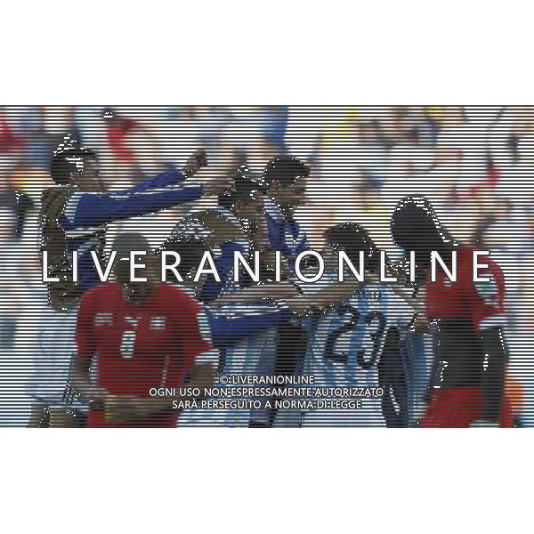 (140701) -- SAO PAULO, July 1, 2014 () -- Argentina\'s players celebrate their victory after a Round of 16 match between Argentina and Switzerland of 2014 FIFA World Cup at the Arena de Sao Paulo Stadium in Sao Paulo, Brazil, on July 1, 2014. Argentina won 1-0 over Switzerland after 120 minutes and qualified for quarter-finals on Tuesday. (/Wang Lili)(pcy) ©photoshot/Agenzia Aldo Liverani sas - ITALY ONLY - EDITORIAL USE ONLY - Argentina - Svizzera Coppa del Mondo FIFA 2014 allo stadio Arena di Sao Paulo, in Brasile, 1 ° luglio 2014