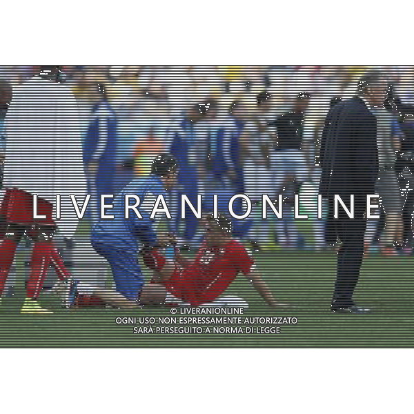 (140701) -- SAO PAULO, July 1, 2014 () -- Switzerland\'s Xherdan Shaqiri (bottom) prepares for the extra time during a Round of 16 match between Argentina and Switzerland of 2014 FIFA World Cup at the Arena de Sao Paulo Stadium in Sao Paulo, Brazil, on July 1, 2014.(/Wang Lili)(pcy) ©photoshot/Agenzia Aldo Liverani sas - ITALY ONLY - EDITORIAL USE ONLY - Argentina - Svizzera Coppa del Mondo FIFA 2014 allo stadio Arena di Sao Paulo, in Brasile, 1 ° luglio 2014