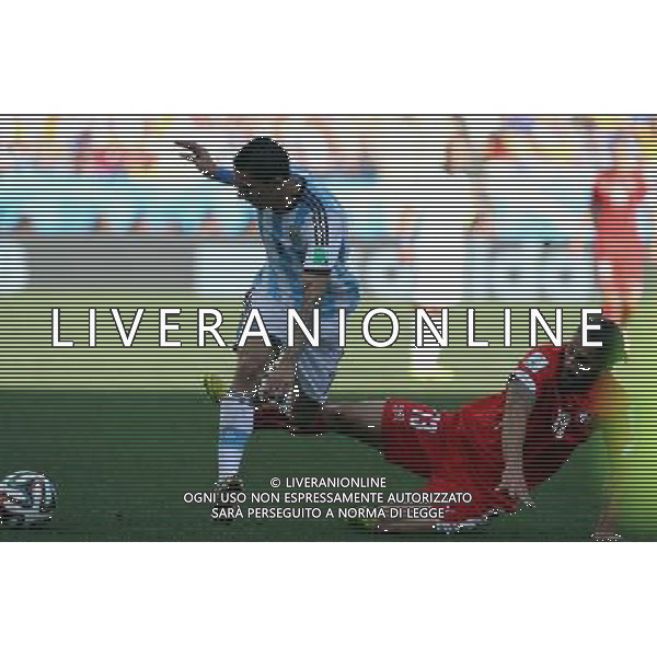 (140701) -- SAO PAULO, July 1, 2014 () -- Argentina\'s Angel Di Maria vies with Switzerland\'s Ricardo Rodriguez during a Round of 16 match between Argentina and Switzerland of 2014 FIFA World Cup at the Arena de Sao Paulo Stadium in Sao Paulo, Brazil, on July 1, 2014.(/Xu Zijian)(rh) ©photoshot/Agenzia Aldo Liverani sas - ITALY ONLY - EDITORIAL USE ONLY - Argentina - Svizzera Coppa del Mondo FIFA 2014 allo stadio Arena di Sao Paulo, in Brasile, 1 ° luglio 2014