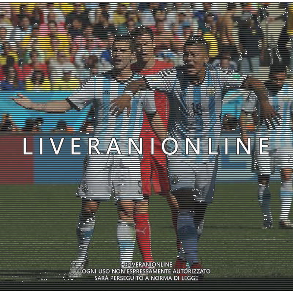 (140701) -- SAO PAULO, July 1, 2014 () -- Argentina\'s Fernando Gago (L) and Marcos Rojo react during a Round of 16 match between Argentina and Switzerland of 2014 FIFA World Cup at the Arena de Sao Paulo Stadium in Sao Paulo, Brazil, on July 1, 2014.(/Xu Zijian)(rh) ©photoshot/Agenzia Aldo Liverani sas - ITALY ONLY - EDITORIAL USE ONLY - Argentina - Svizzera Coppa del Mondo FIFA 2014 allo stadio Arena di Sao Paulo, in Brasile, 1 ° luglio 2014