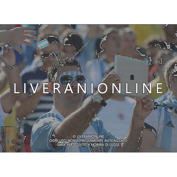 (140701) -- SAO PAULO, July 1, 2014 () -- An Argentina\'s fan poses before a Round of 16 match between Argentina and Switzerland of 2014 FIFA World Cup at the Arena de Sao Paulo Stadium in Sao Paulo, Brazil, on July 1, 2014.(/Wang Yuguo)(rh) ©photoshot/Agenzia Aldo Liverani sas - ITALY ONLY - EDITORIAL USE ONLY - Argentina - Svizzera Coppa del Mondo FIFA 2014 allo stadio Arena di Sao Paulo, in Brasile, 1 ° luglio 2014
