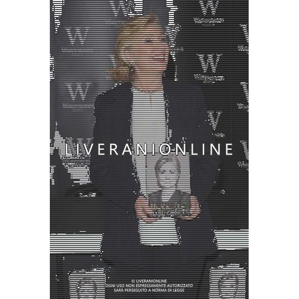 Hilary Clinton signs copies of her new autobiography - Hard Choices - Waterstone\'s Piccadilly, London. 3rd July 2014 ©PHOTOSHOT/Agenzia Aldo Liverani sas - ITALY ONLY - EDITORIAL USE ONLY