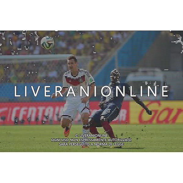 Philipp LAHM / Mamadou SAKHO - 04.07.2014 - France / Allemagne - 1/4 deFinale de la Coupe du Monde 2014 Photo : Dave Winter / Icon Sport AG ALDO LIVERANI SAS ONLY ITALY