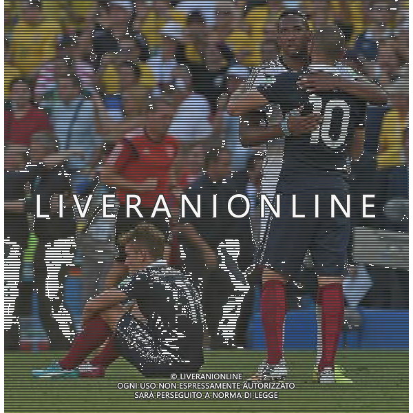 FIFA World Cup Brasile 2014 Quarti di Finale Rio de Janeiro - 04.07.2014 Francia-Germania Nella Foto:boateng consola benzema /Ph.Vitez-Ag. Aldo Liverani
